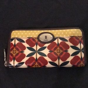 Fossil Keyper Zip Clutch